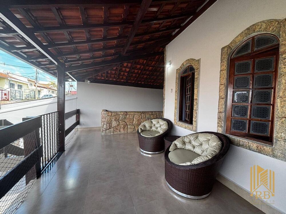 Casa à venda com 3 quartos, 250m² - Foto 11
