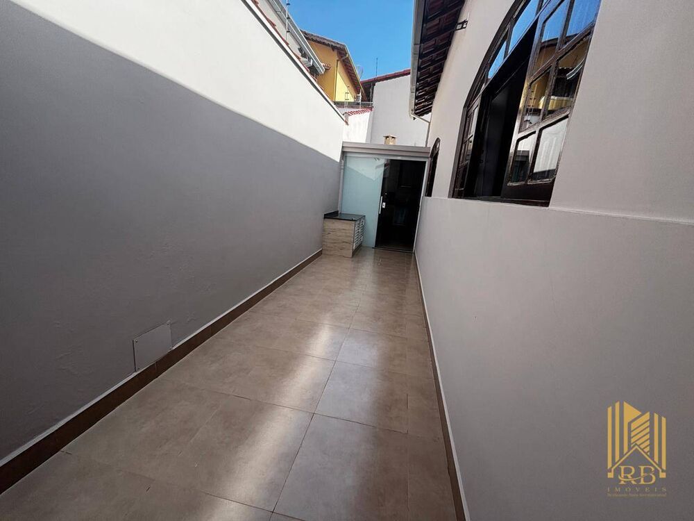 Casa à venda com 3 quartos, 250m² - Foto 16