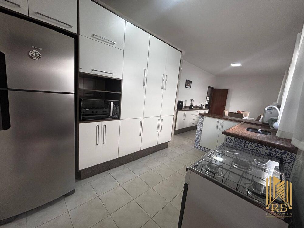 Casa à venda com 3 quartos, 250m² - Foto 29