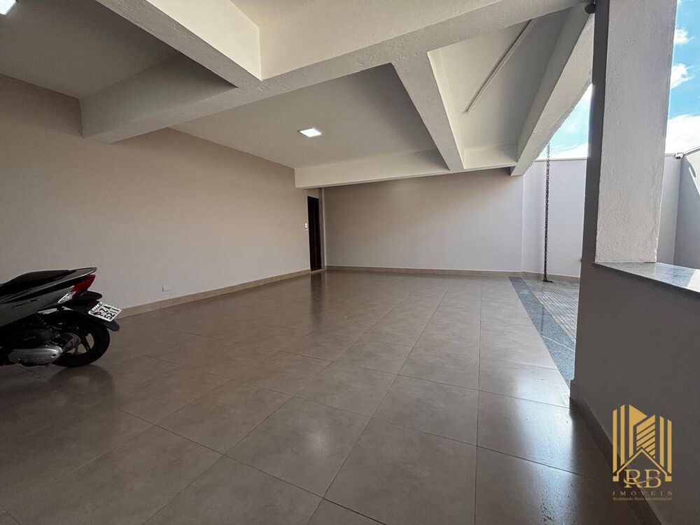 Casa à venda com 3 quartos, 250m² - Foto 5