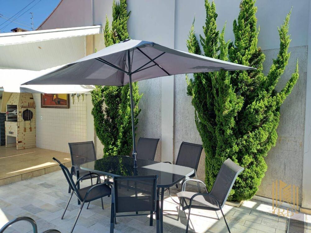 Casa, 3 quartos, 251 m² - Foto 1