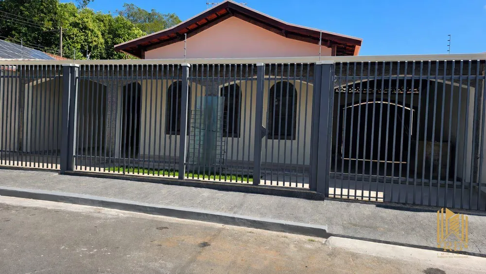 Casa, 3 quartos, 237 m² - Foto 1