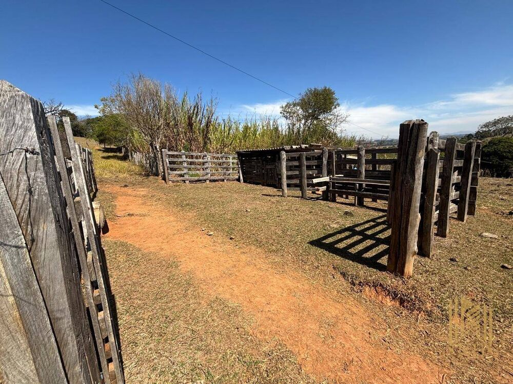 Sítio à venda com 2 quartos, 48000M2 - Foto 1