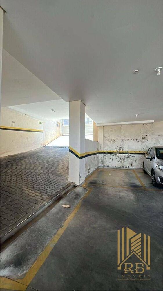 Apartamento à venda com 2 quartos, 70m² - Foto 2