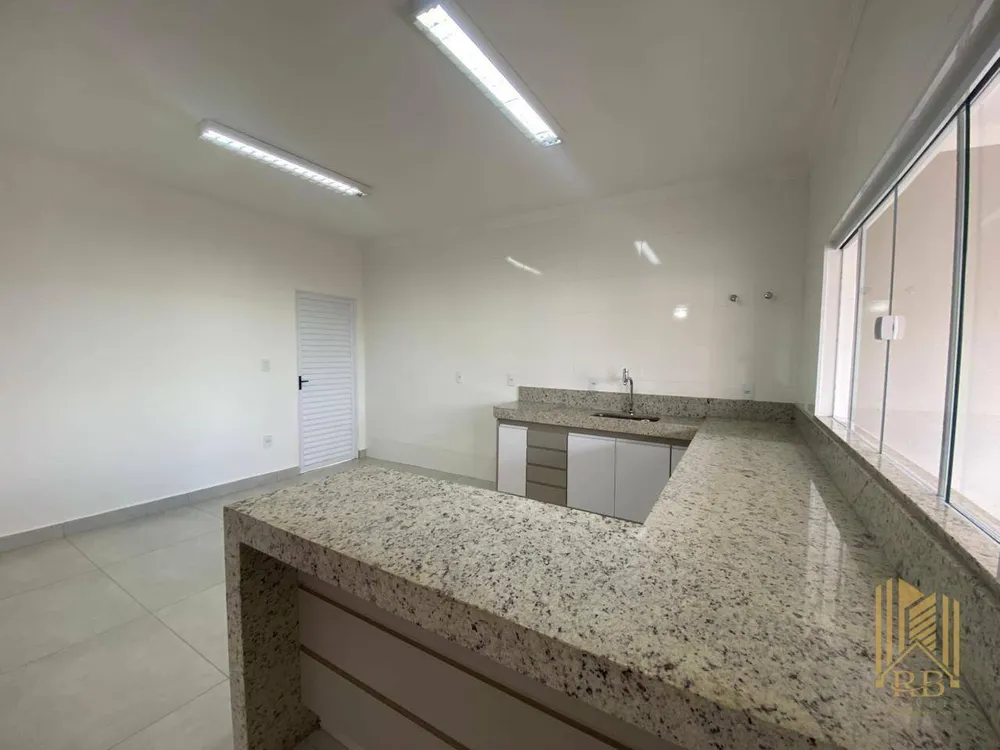 Casa, 4 quartos, 258 m² - Foto 3
