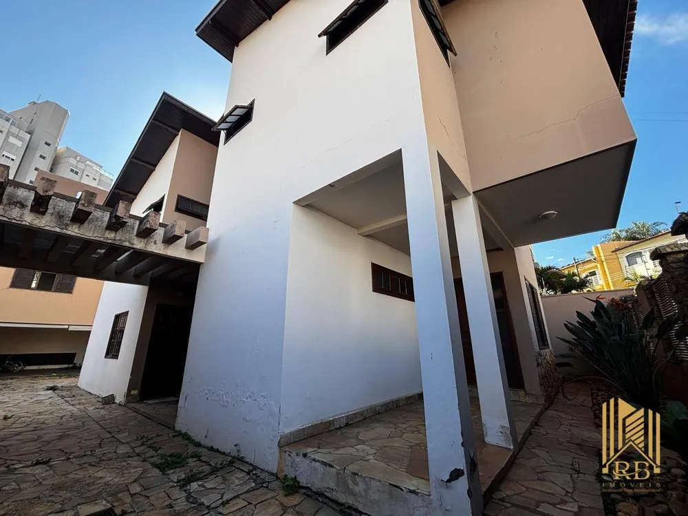 Casa, 5 quartos, 294 m² - Foto 1