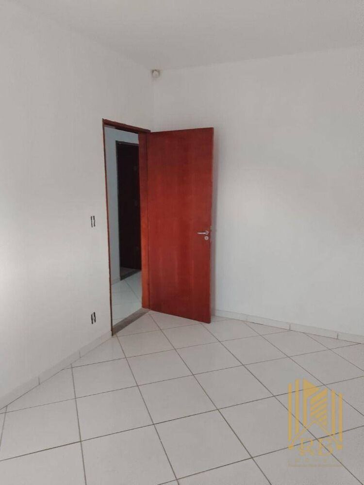 Casa à venda com 2 quartos, 80m² - Foto 4