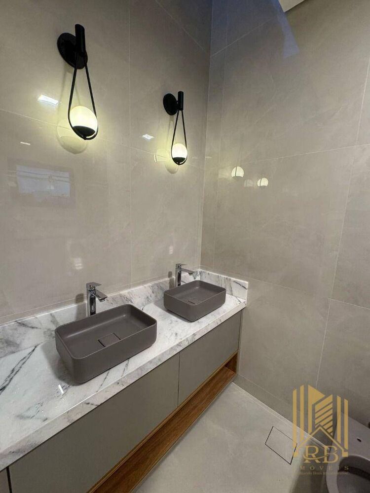 Casa, 3 quartos, 240 m² - Foto 1