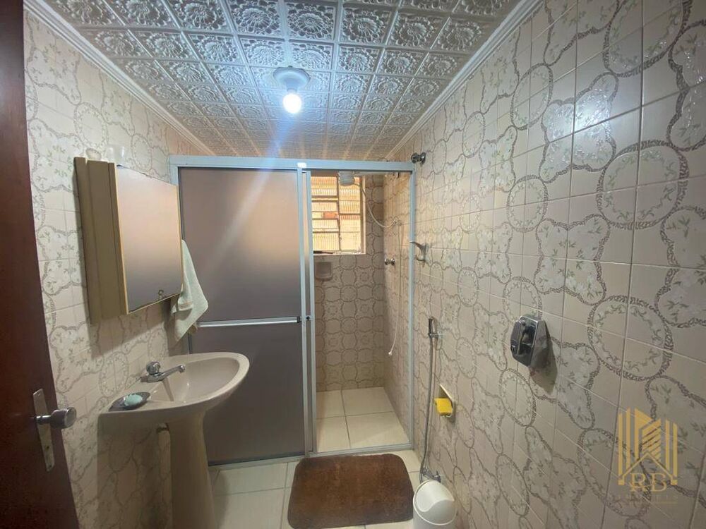 Casa, 6 quartos, 267 m² - Foto 2