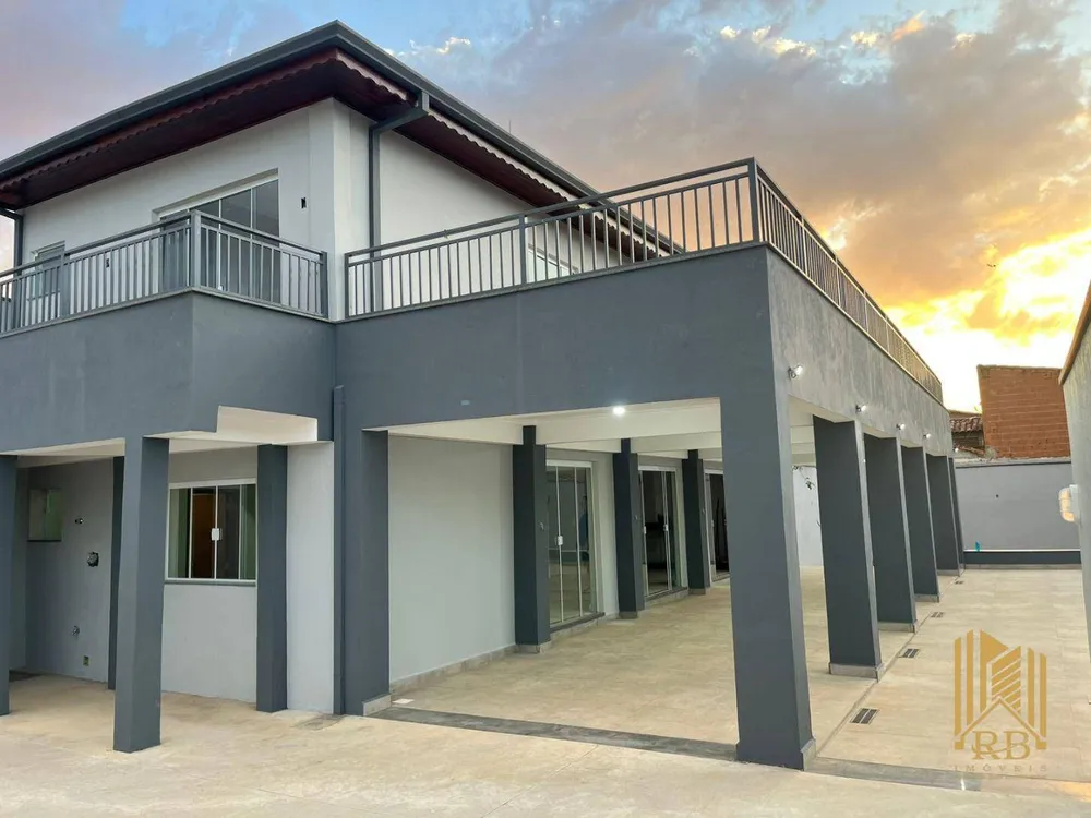 Casa, 2 quartos, 210 m² - Foto 1