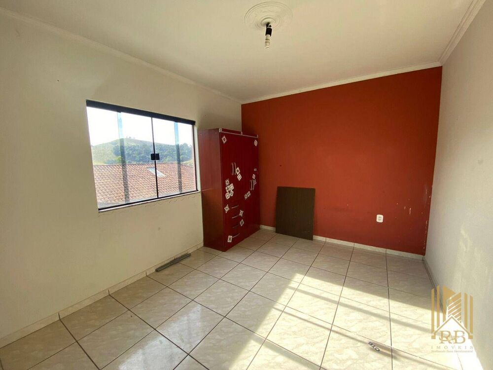 Casa à venda com 2 quartos, 80m² - Foto 8
