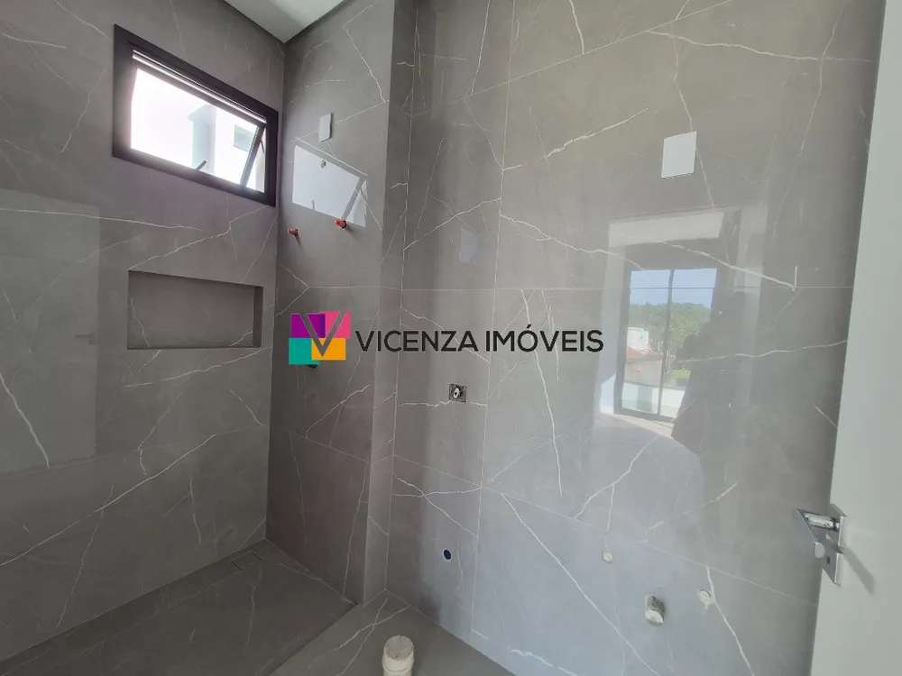 Casa, 3 quartos, 304 m² - Foto 1