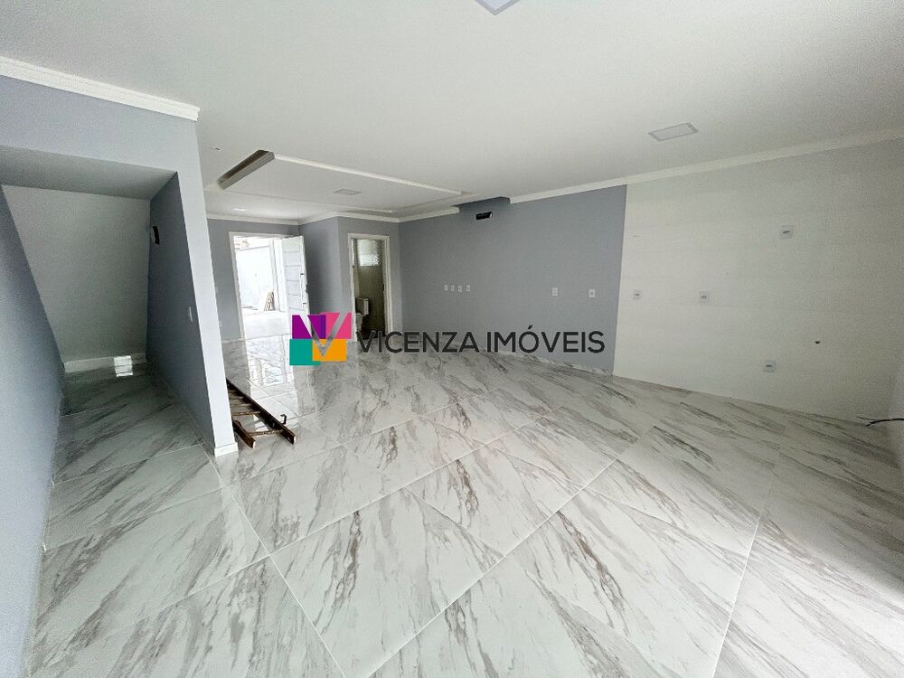 Casa à venda com 3 quartos, 186m² - Foto 1