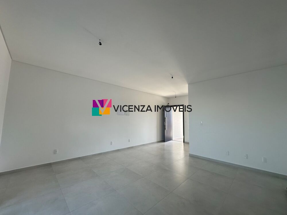 Casa à venda com 3 quartos, 102m² - Foto 1