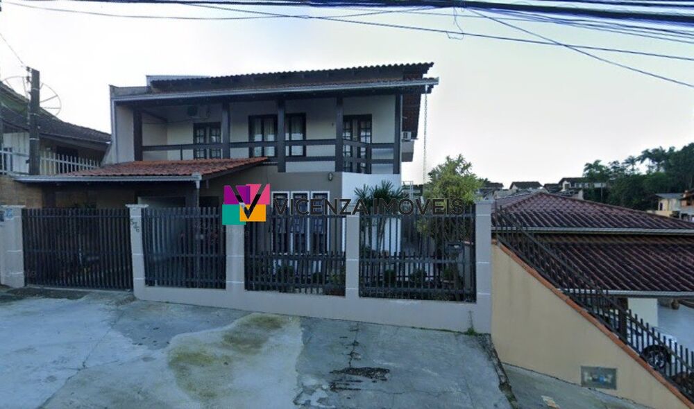 Casa, 3 quartos, 245 m² - Foto 1