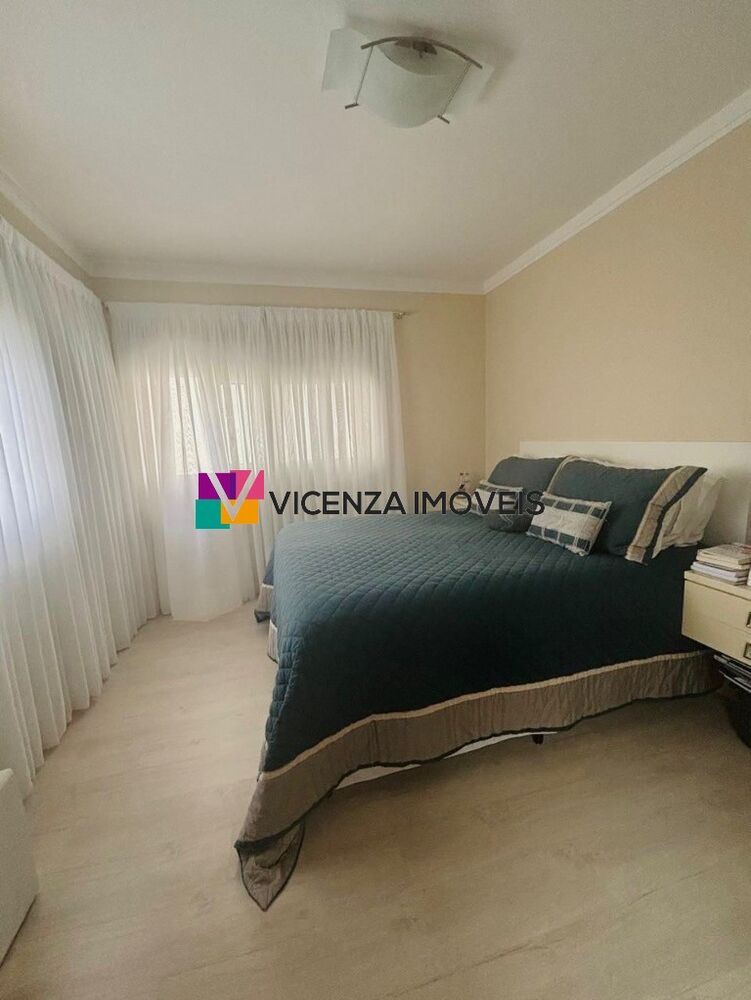 Casa à venda com 4 quartos, 207m² - Foto 3