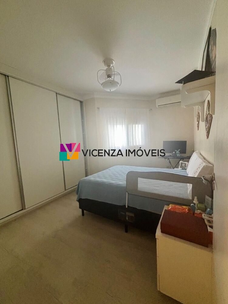 Casa à venda com 4 quartos, 207m² - Foto 4