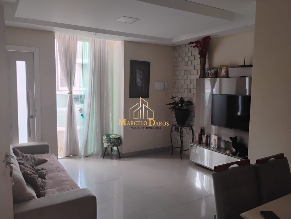 Casa à venda com 2 quartos, 90m² - Foto 1