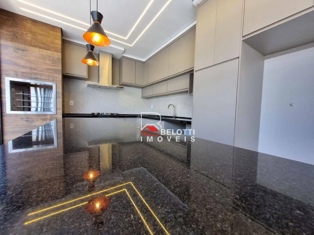Casa, 3 quartos, 210 m² - Foto 2