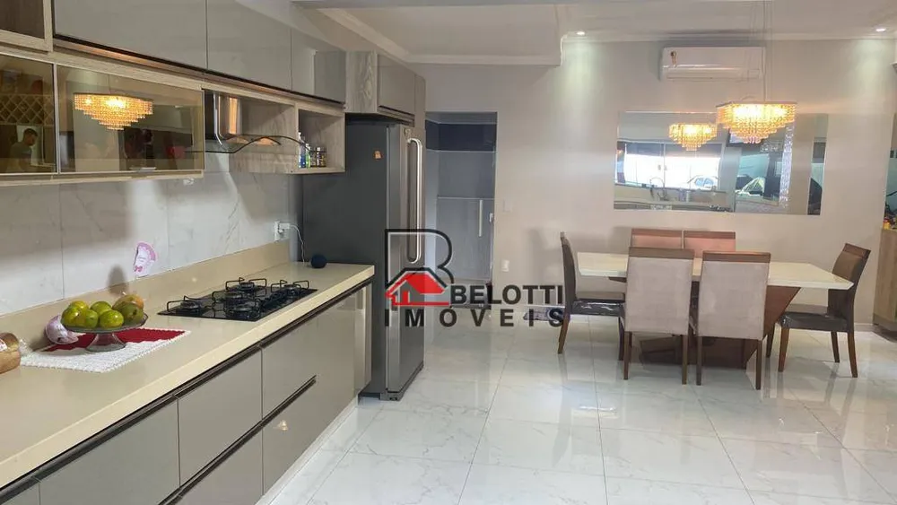 Casa, 3 quartos, 275 m² - Foto 1