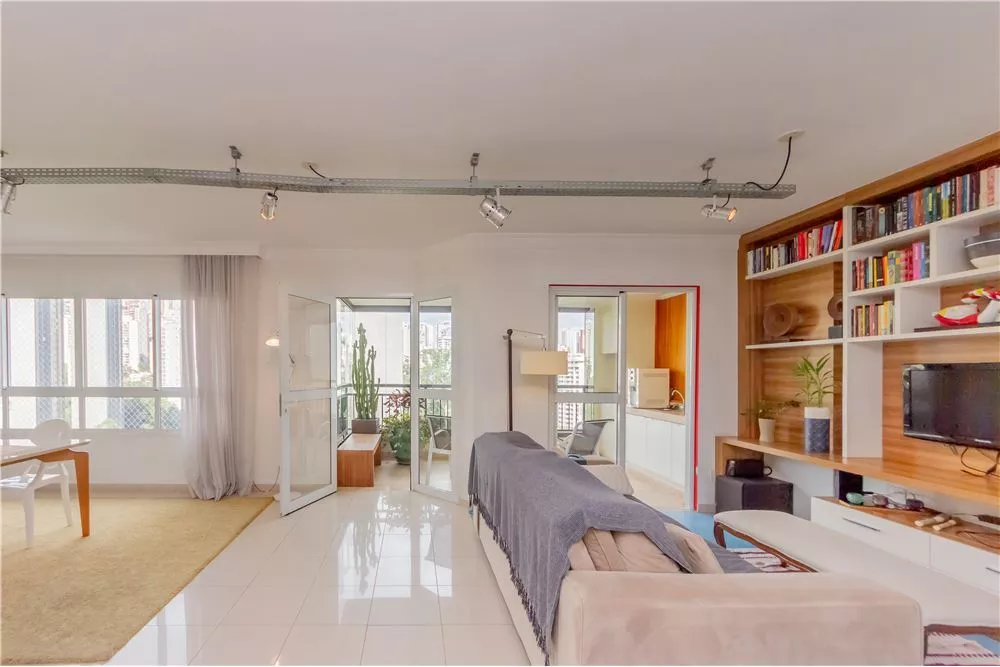 Apartamento à venda com 3 quartos, 129m² - Foto 1