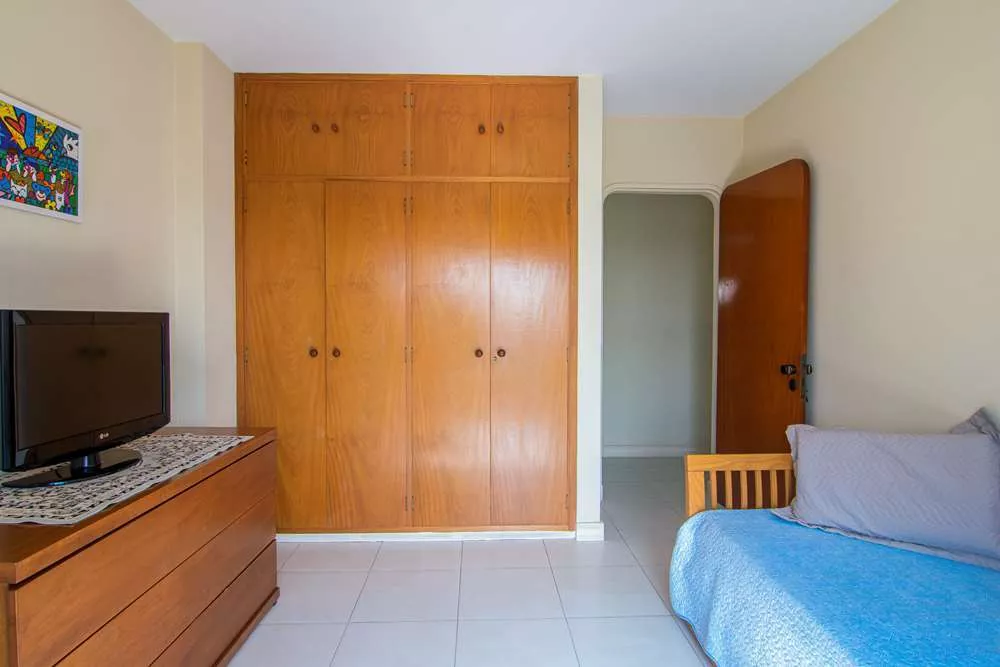 Apartamento à venda com 3 quartos, 178m² - Foto 3