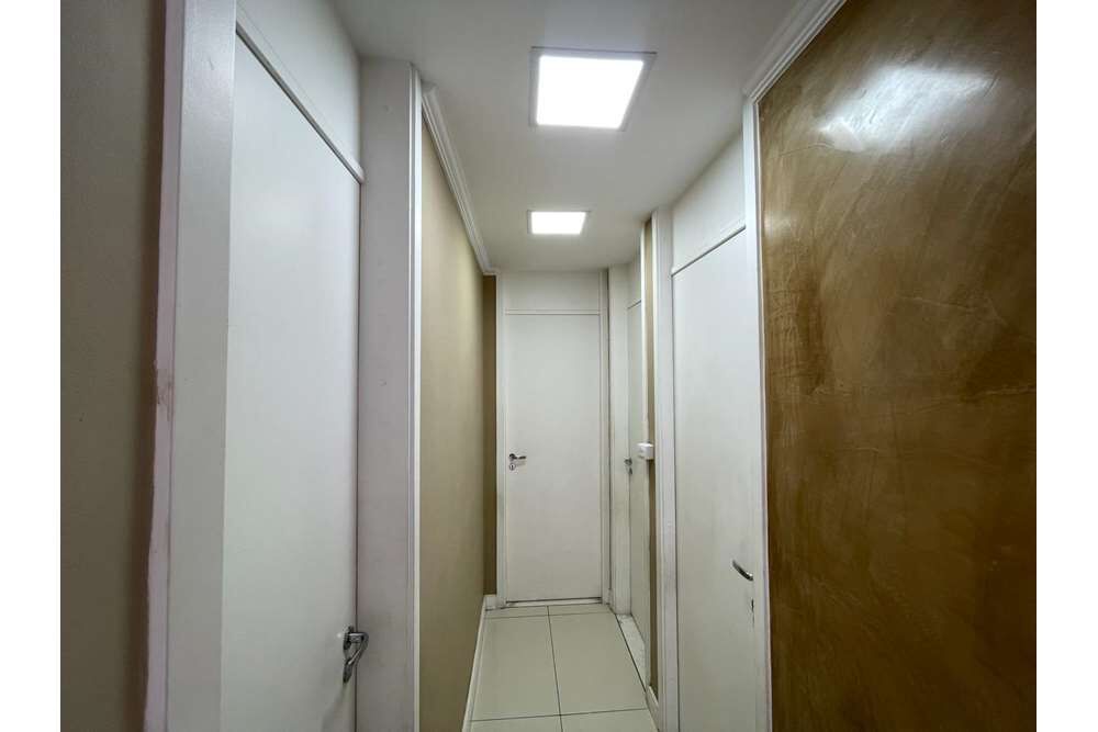 Apartamento à venda com 3 quartos, 70m² - Foto 2