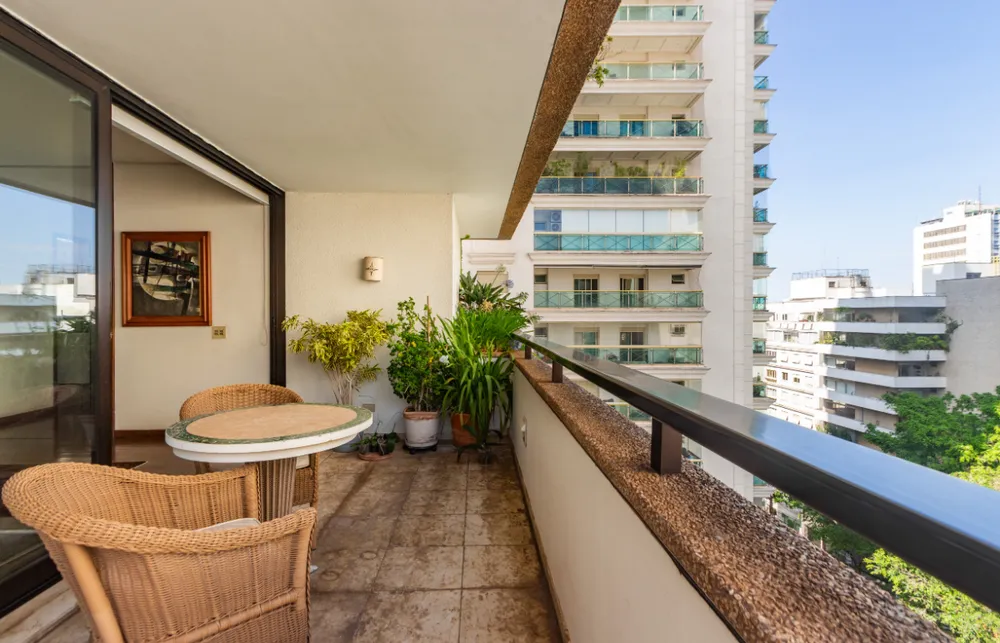 Apartamento, 3 quartos, 232 m² - Foto 2