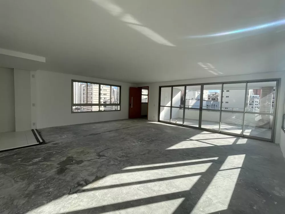 Apartamento à venda com 3 quartos, 285m² - Foto 1