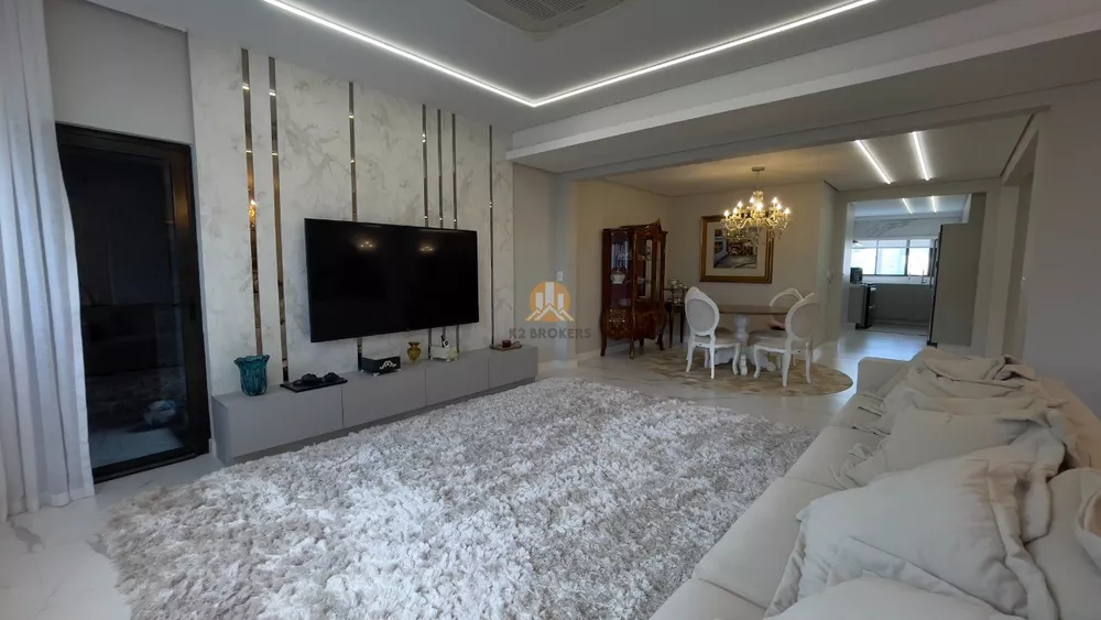 Cobertura à venda com 3 quartos, 424m² - Foto 1