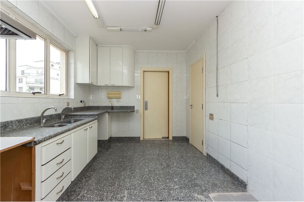 Apartamento à venda com 4 quartos, 275m² - Foto 3