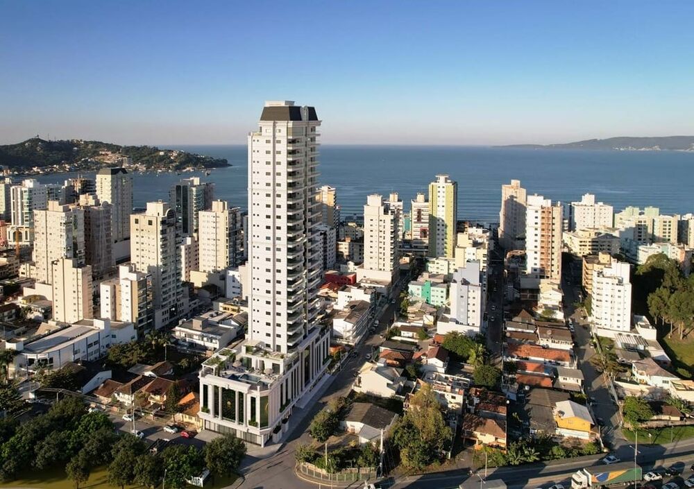 Apartamento à venda com 3 quartos, 197m² - Foto 4