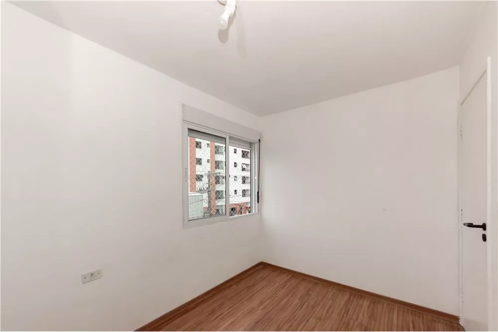 Apartamento à venda com 2 quartos, 70m² - Foto 4