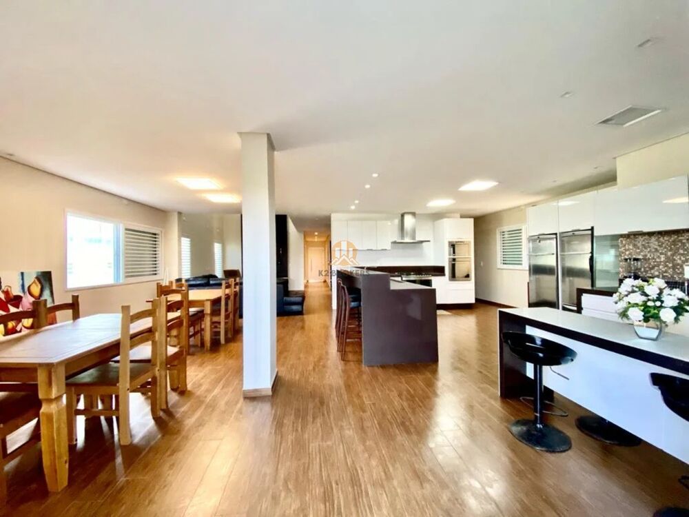 Casa à venda com 7 quartos, 425m² - Foto 3
