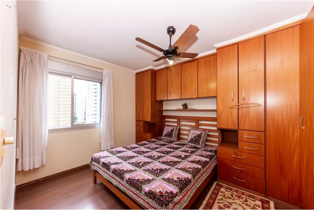 Apartamento à venda com 2 quartos, 70m² - Foto 2