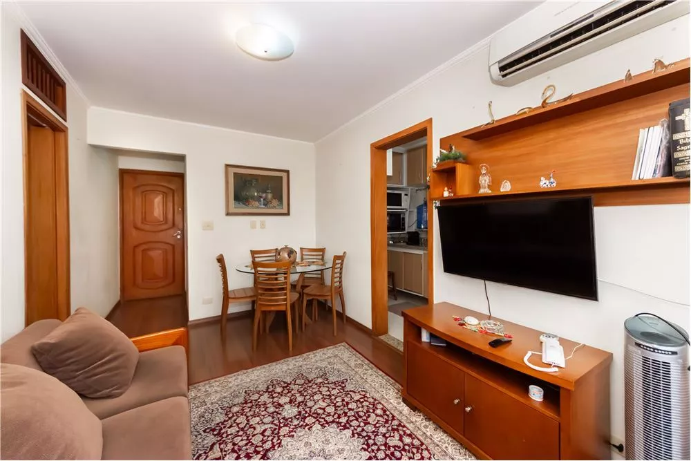 Apartamento à venda com 2 quartos, 70m² - Foto 1