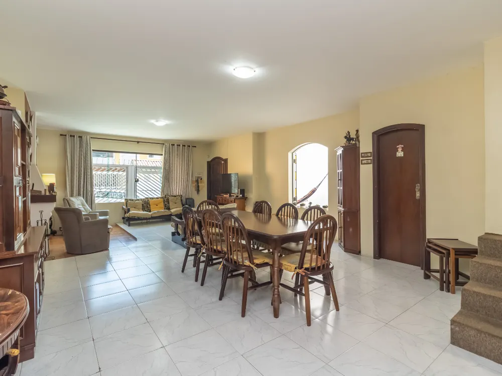 Casa, 3 quartos, 194 m² - Foto 1