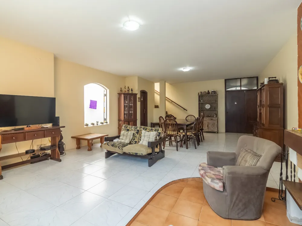 Casa, 3 quartos, 194 m² - Foto 2