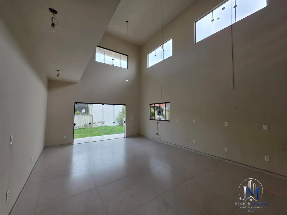 Casa, 3 quartos, 245 m² - Foto 1