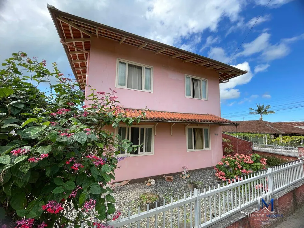 Casa, 4 quartos, 158 m² - Foto 1