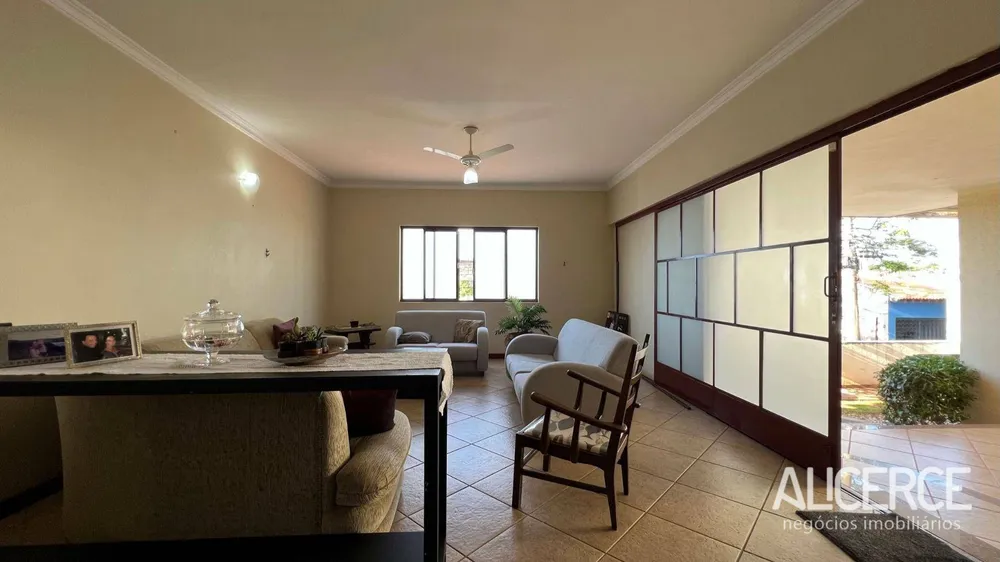Casa, 3 quartos, 264 m² - Foto 3