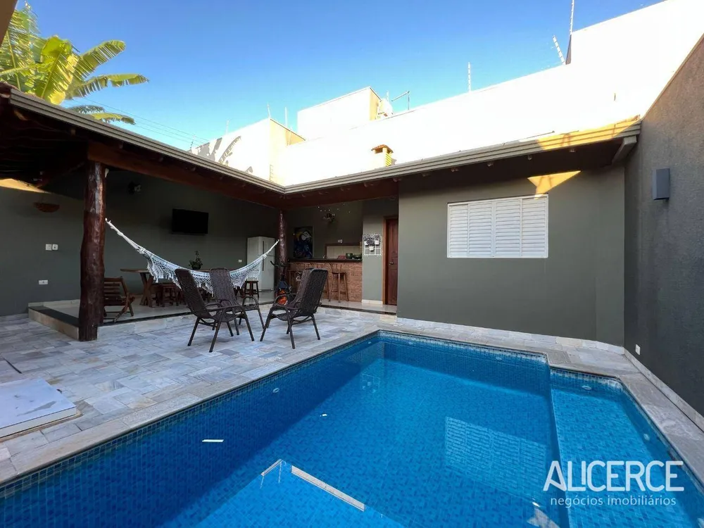Casa, 3 quartos, 200 m² - Foto 1