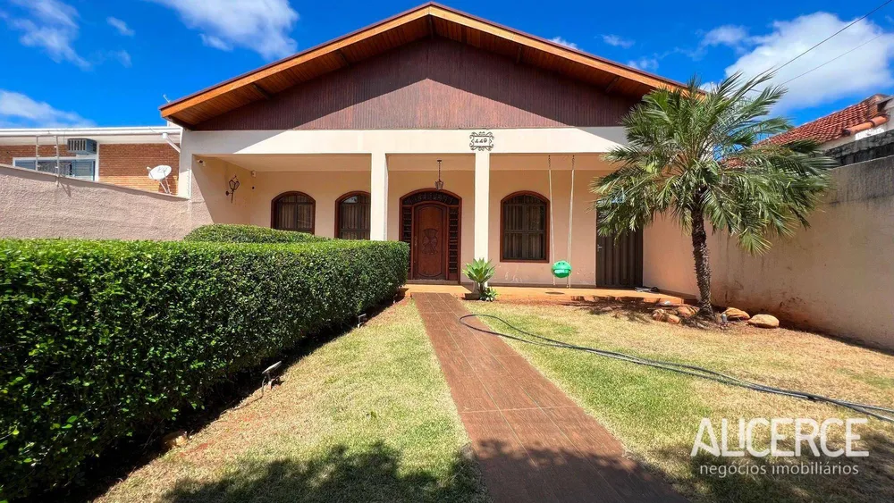 Casa, 3 quartos, 228 m² - Foto 2