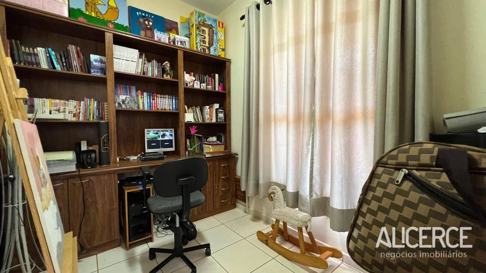 Casa, 3 quartos, 228 m² - Foto 4