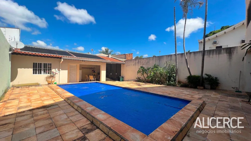 Casa, 3 quartos, 228 m² - Foto 1