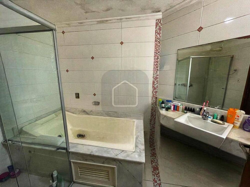 Casa à venda com 3 quartos, 276m² - Foto 4