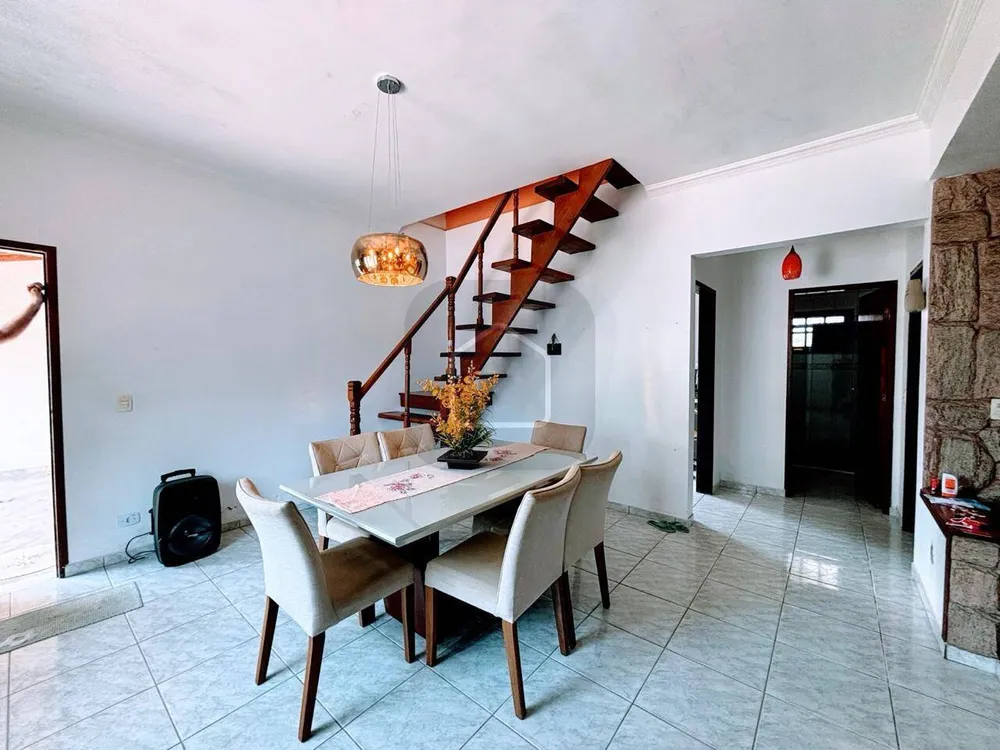 Casa, 3 quartos, 182 m² - Foto 3