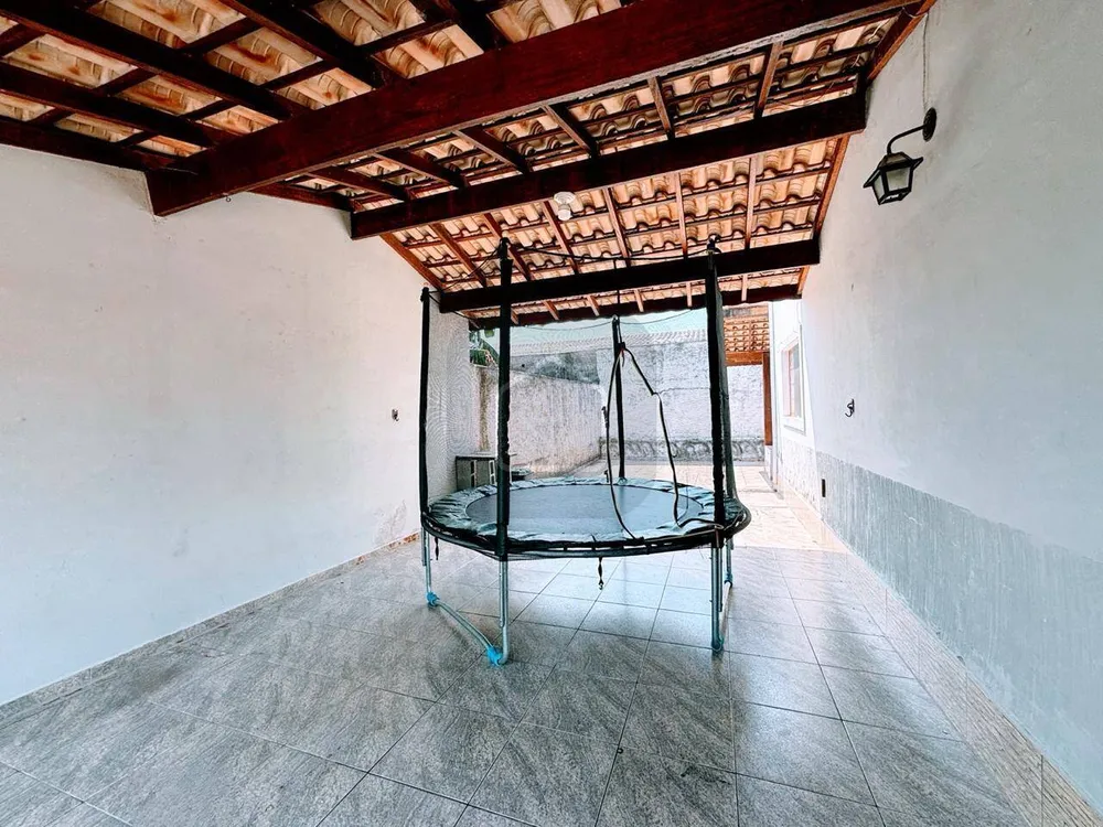 Casa, 3 quartos, 182 m² - Foto 2