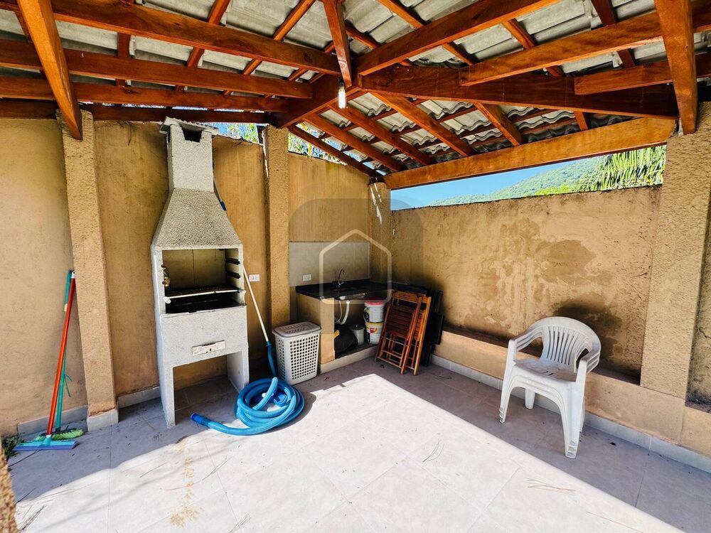 Casa à venda com 3 quartos, 130m² - Foto 1