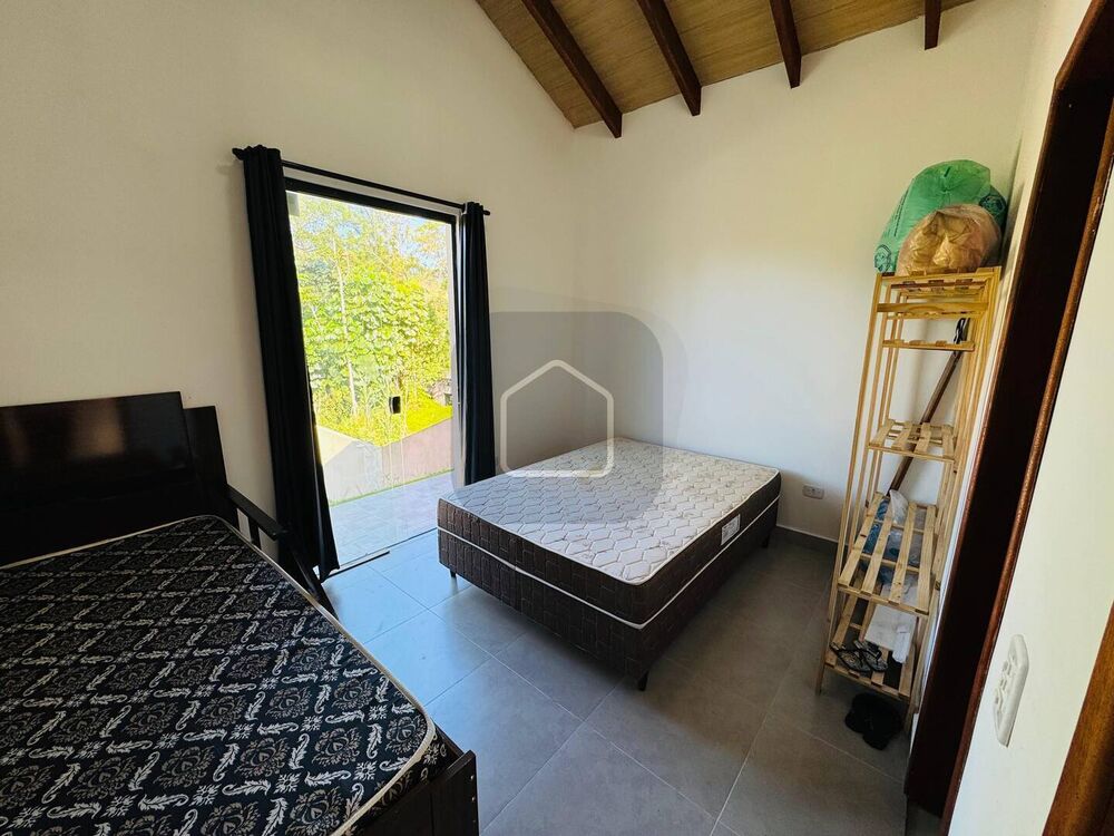 Casa à venda com 3 quartos, 130m² - Foto 2